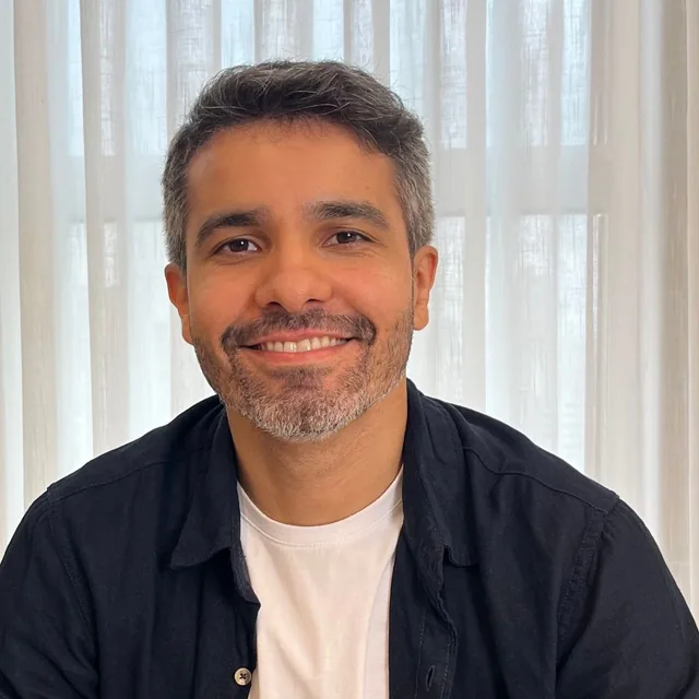 Daniel Queiroz, autor do ebook